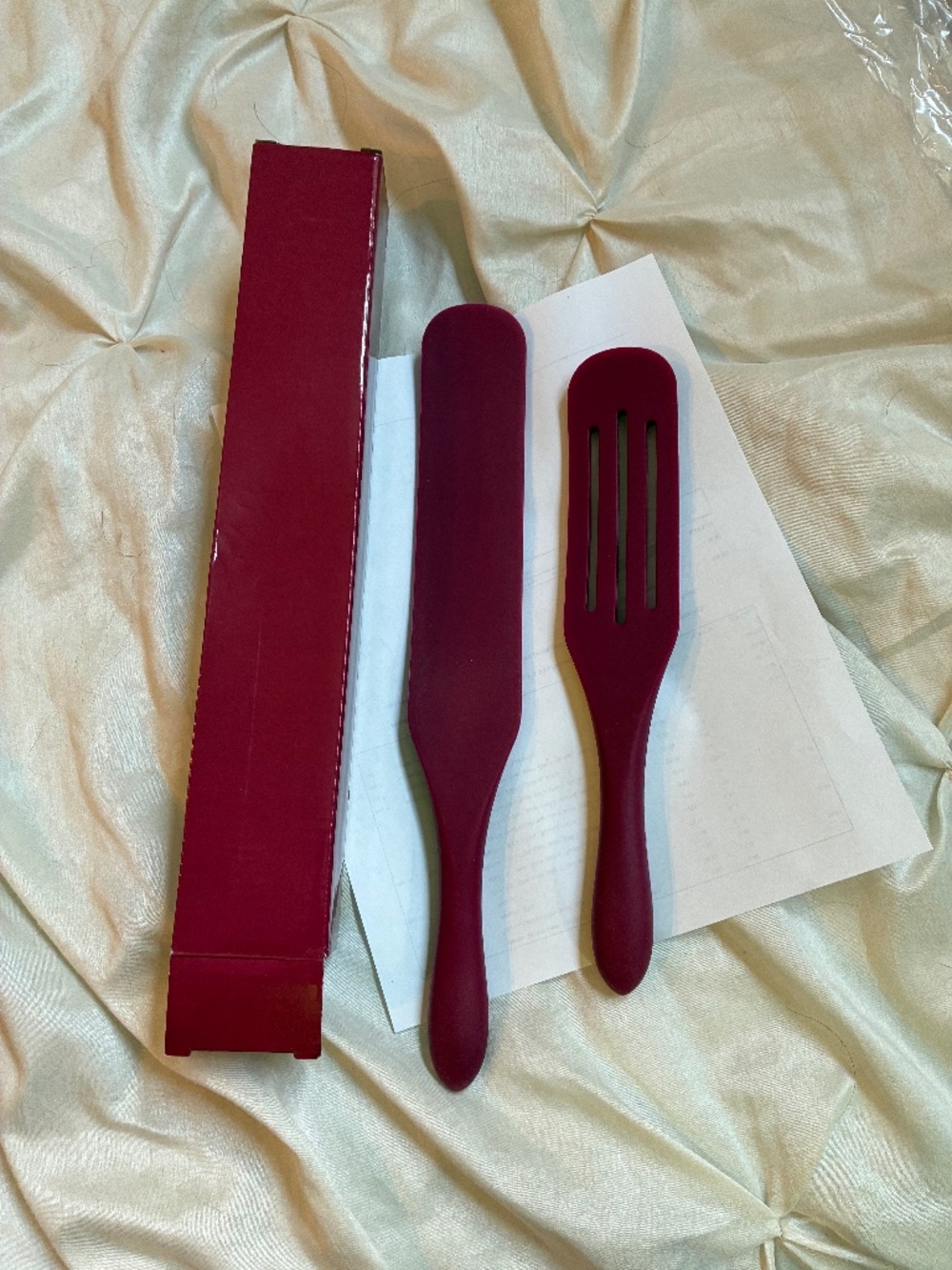 New in Box Mad Hungry 2-pc Silicone Kitchen Set